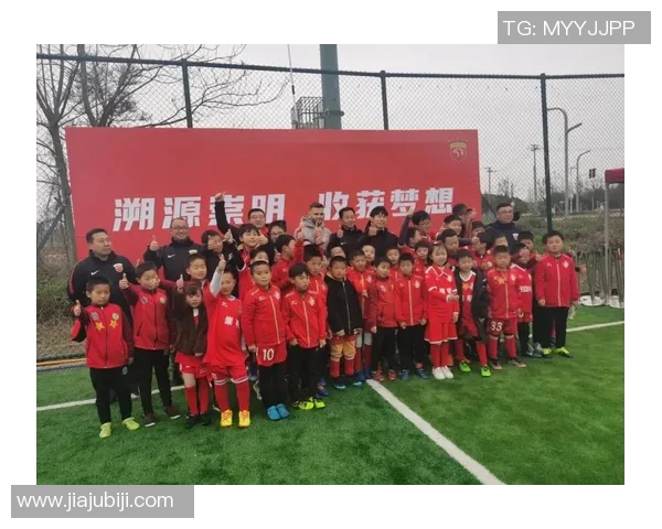 姚茗博足球之路:从青涩少年到职业球员的成长历程与梦想追逐