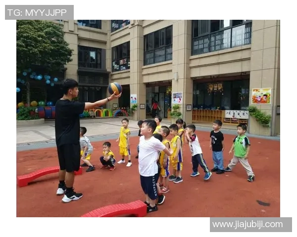 小班篮球游戏规则与技巧分享让孩子们快乐运动与团队合作